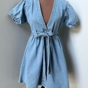 Plunge neckline denim dress size 6